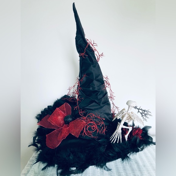 Witch hat ❣️HOST PICK❣️Blood red & black Feathers skeletons, vines & flowers 1of - Picture 6 of 16